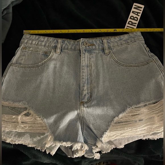 NWT Abrand Urban Outfitters Distressed Cutoff Light Wash Shorts - Picture 2 of 9